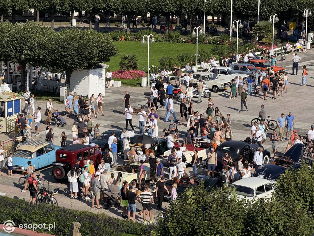 Dziesiątki zabytkowych aut po raz kolejny w Sopocie! Motoryzacyjny weekend zachwycił mieszkańców i turystów! [FOTO]