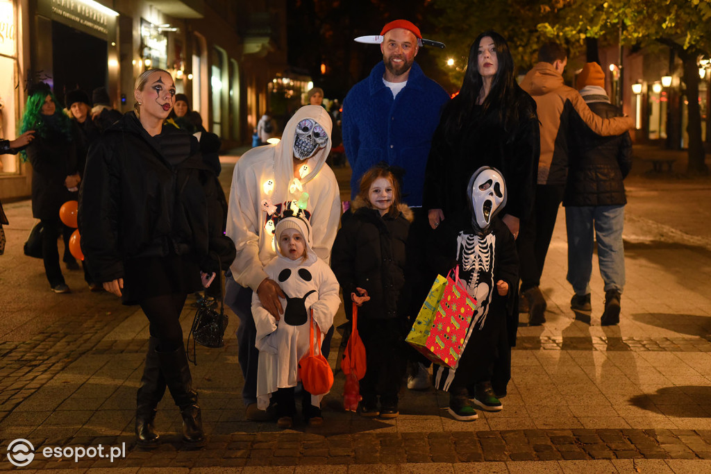 Sopot opanowały upiory, księżniczki i bohaterowie! Halloween w kurorcie [FOTO]