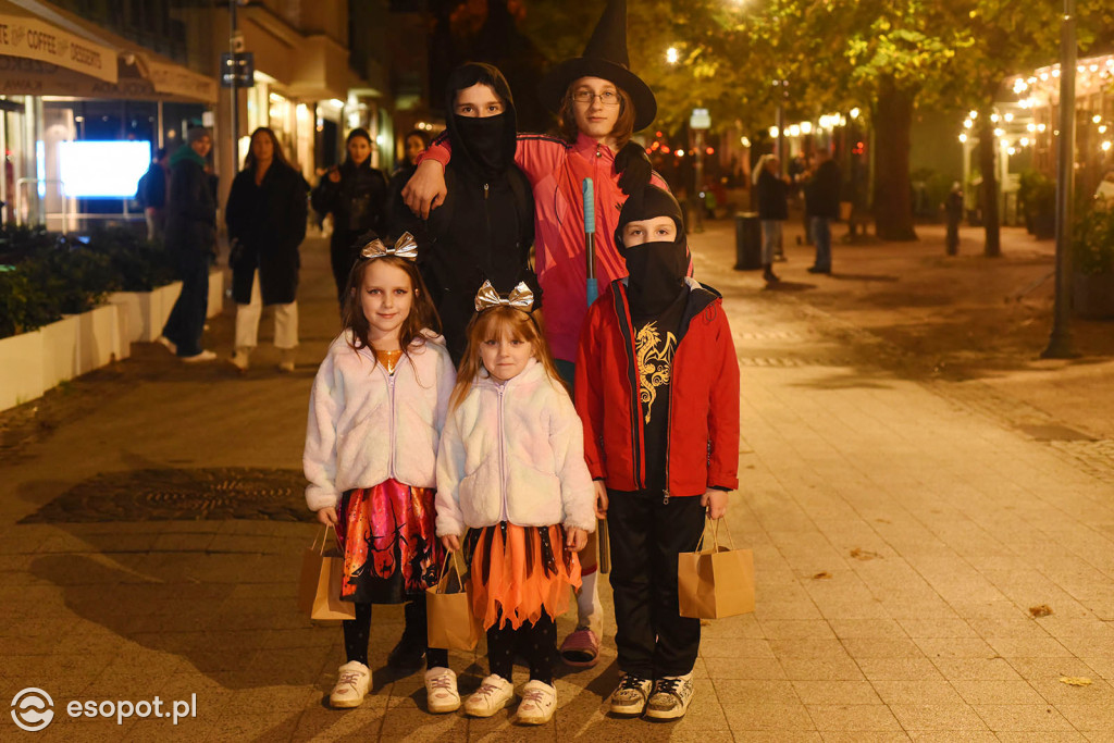 Sopot opanowały upiory, księżniczki i bohaterowie! Halloween w kurorcie [FOTO]