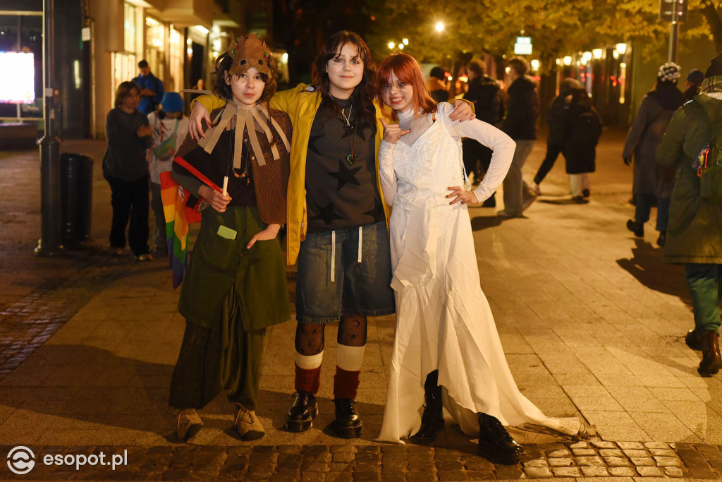 Sopot opanowały upiory, księżniczki i bohaterowie! Halloween w kurorcie [FOTO]