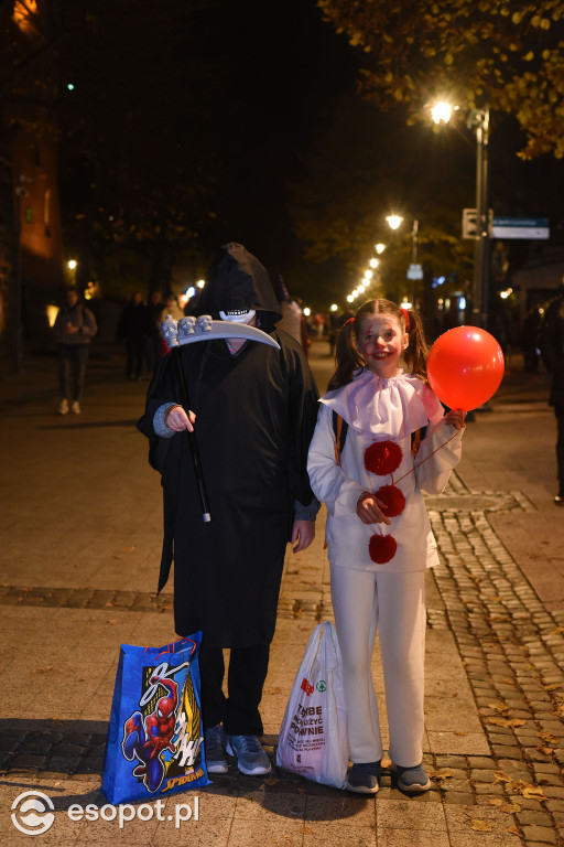 Sopot opanowały upiory, księżniczki i bohaterowie! Halloween w kurorcie [FOTO]