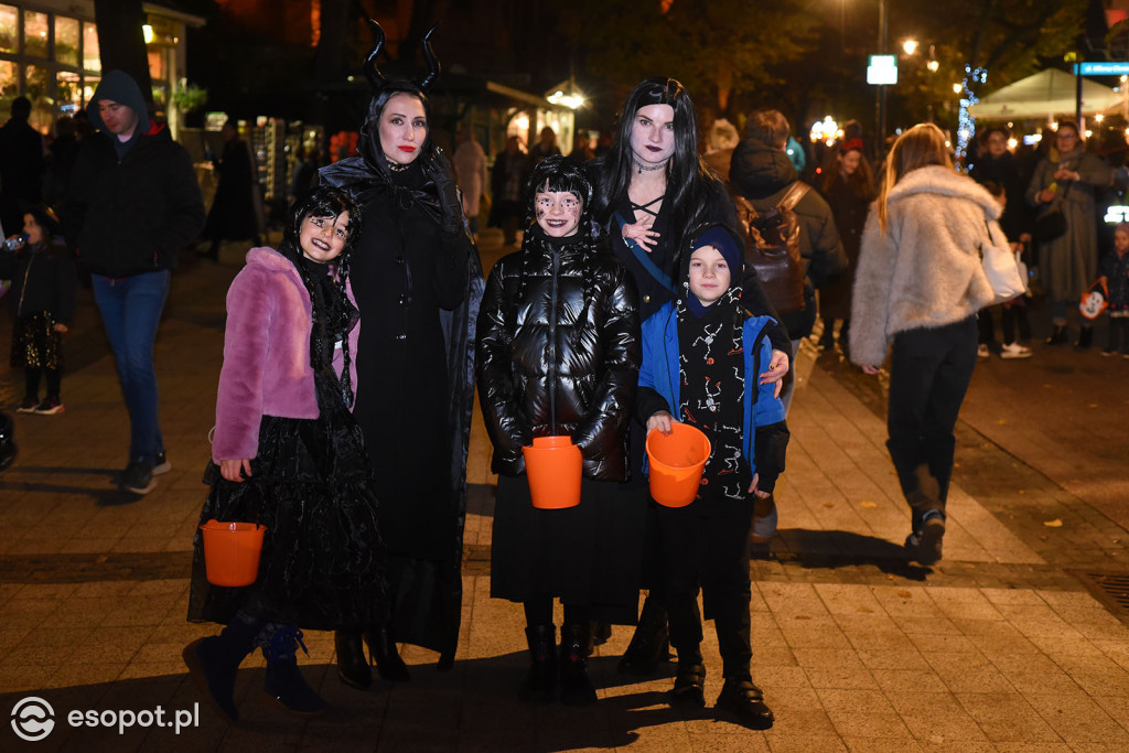 Sopot opanowały upiory, księżniczki i bohaterowie! Halloween w kurorcie [FOTO]