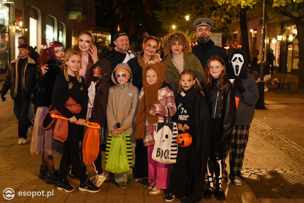 Sopot opanowały upiory, księżniczki i bohaterowie! Halloween w kurorcie [FOTO]