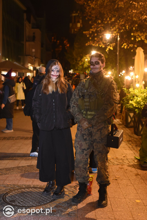 Sopot opanowały upiory, księżniczki i bohaterowie! Halloween w kurorcie [FOTO]