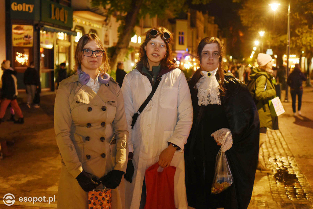 Sopot opanowały upiory, księżniczki i bohaterowie! Halloween w kurorcie [FOTO]
