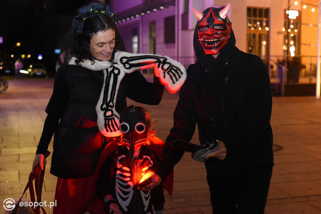 Sopot opanowały upiory, księżniczki i bohaterowie! Halloween w kurorcie [FOTO]