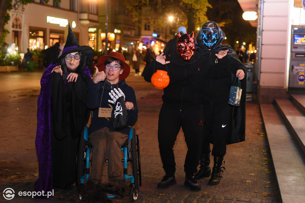 Sopot opanowały upiory, księżniczki i bohaterowie! Halloween w kurorcie [FOTO]