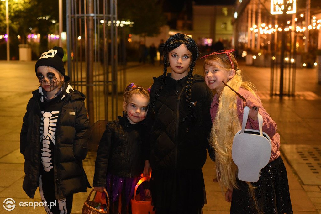 Sopot opanowały upiory, księżniczki i bohaterowie! Halloween w kurorcie [FOTO]