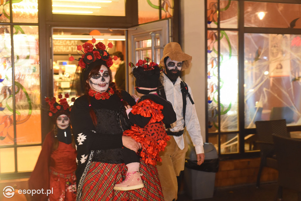 Sopot opanowały upiory, księżniczki i bohaterowie! Halloween w kurorcie [FOTO]