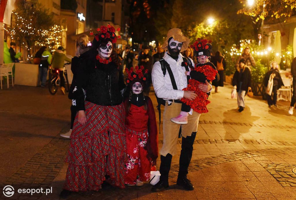 Sopot opanowały upiory, księżniczki i bohaterowie! Halloween w kurorcie [FOTO]