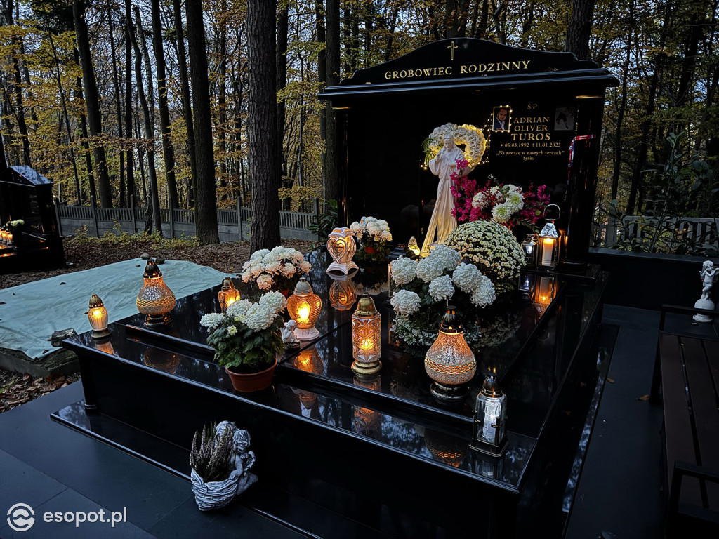 Wszystkich Świętych w Sopocie. Tysiące zniczy i tłumy na cmentarzach [FOTO]