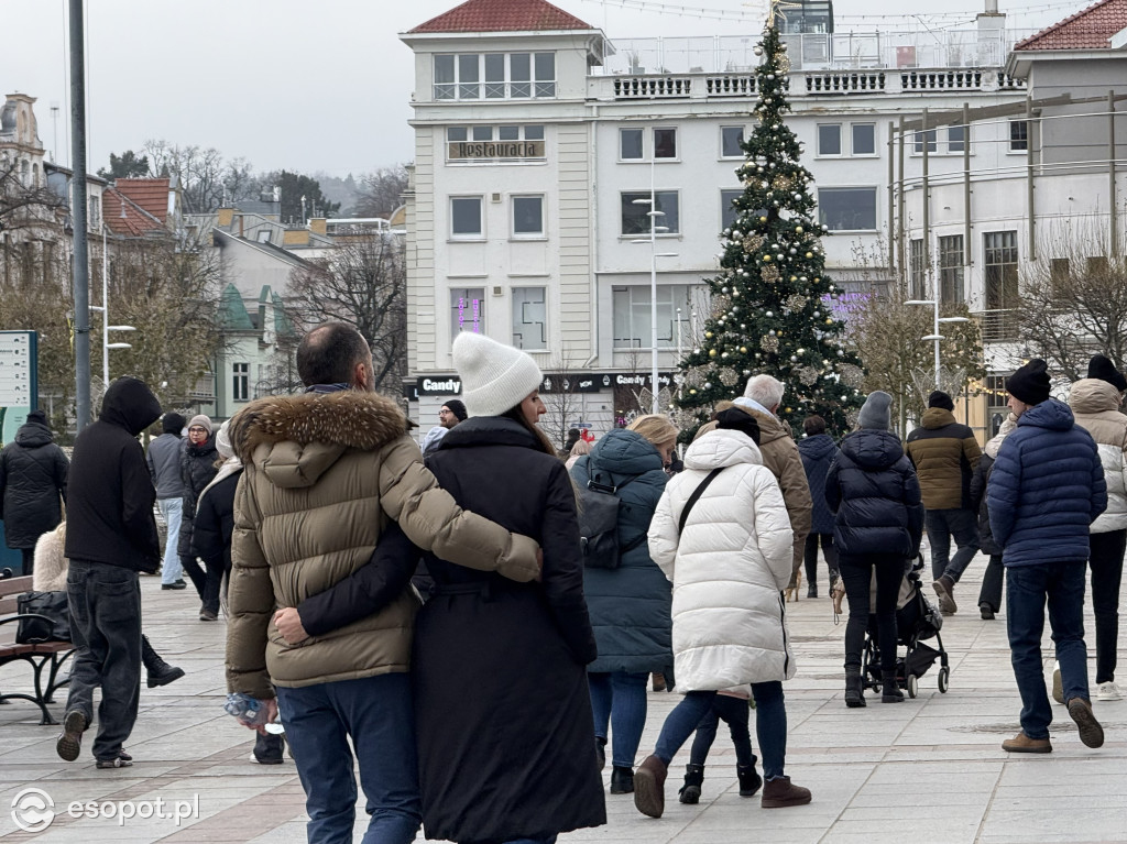 Mikołajki w Sopocie. Czerwone czapki opanowały Monciak i molo [FOTO]