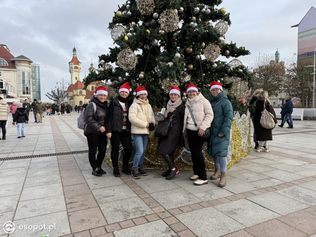Mikołajki w Sopocie. Czerwone czapki opanowały Monciak i molo [FOTO]