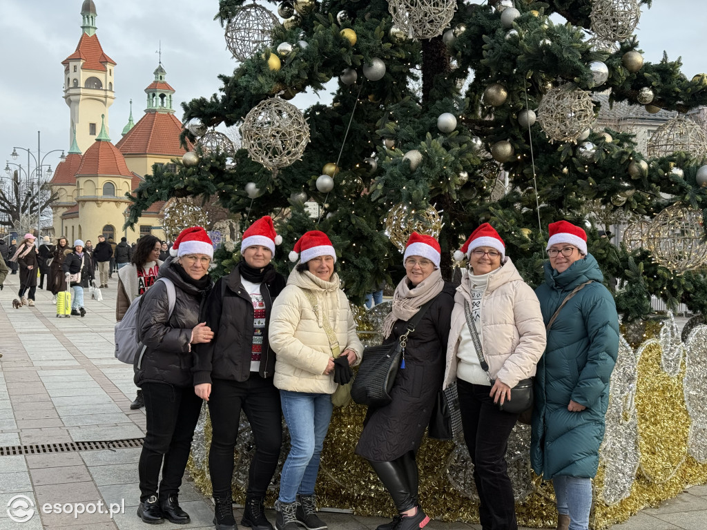 Mikołajki w Sopocie. Czerwone czapki opanowały Monciak i molo [FOTO]