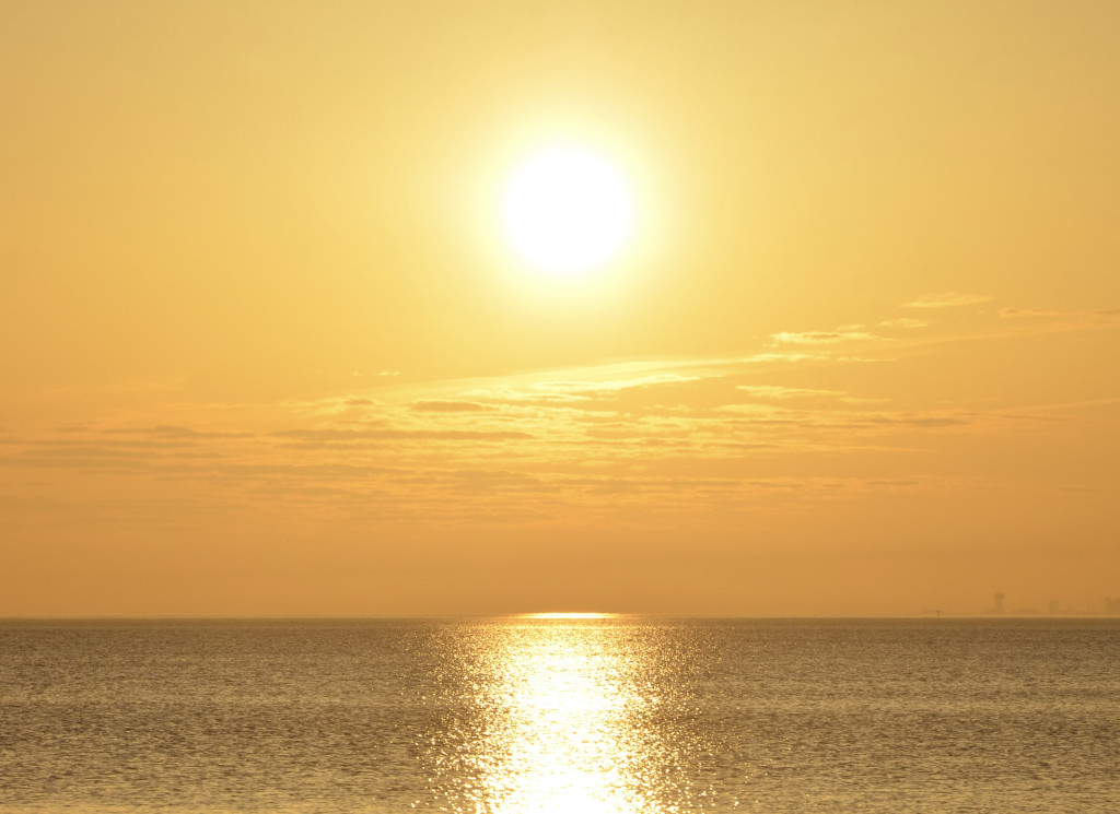 Magia wschodów słońca. Od sopockiej plaży po oceaniczne wybrzeża [FOTO]