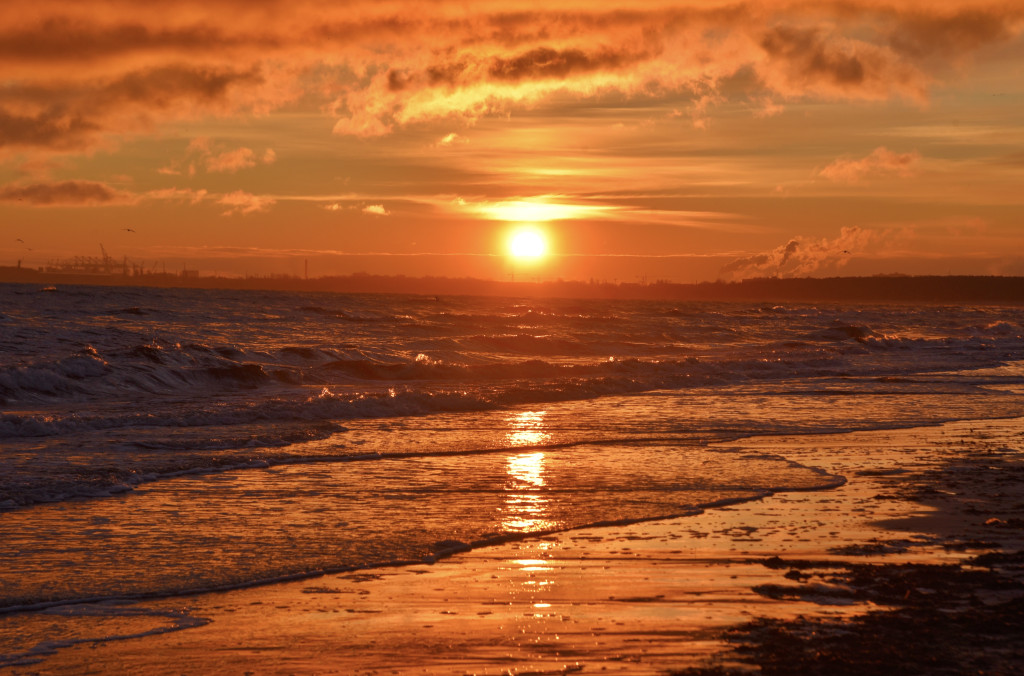 Magia wschodów słońca. Od sopockiej plaży po oceaniczne wybrzeża [FOTO]