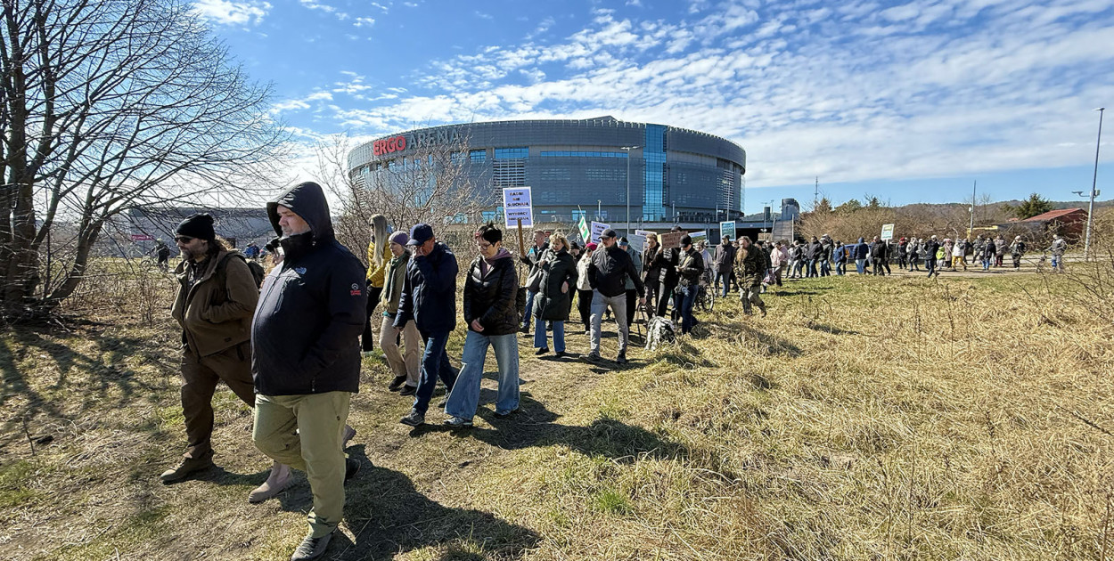 Protest i blokada ronda przy Ergo Arenie. Akcja związana z planem zabudowy terenów zielonych [FOTO]