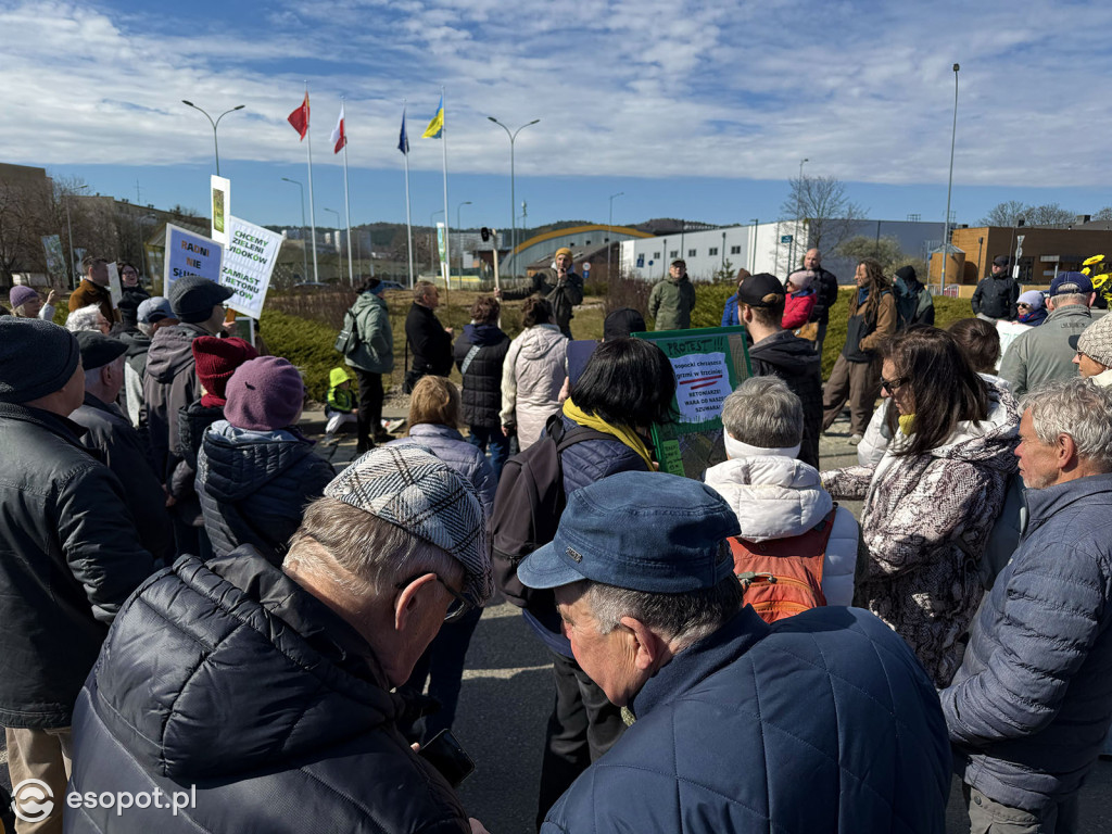 Protest i blokada ronda przy Ergo Arenie. Akcja związana z planem zabudowy terenów zielonych [FOTO]