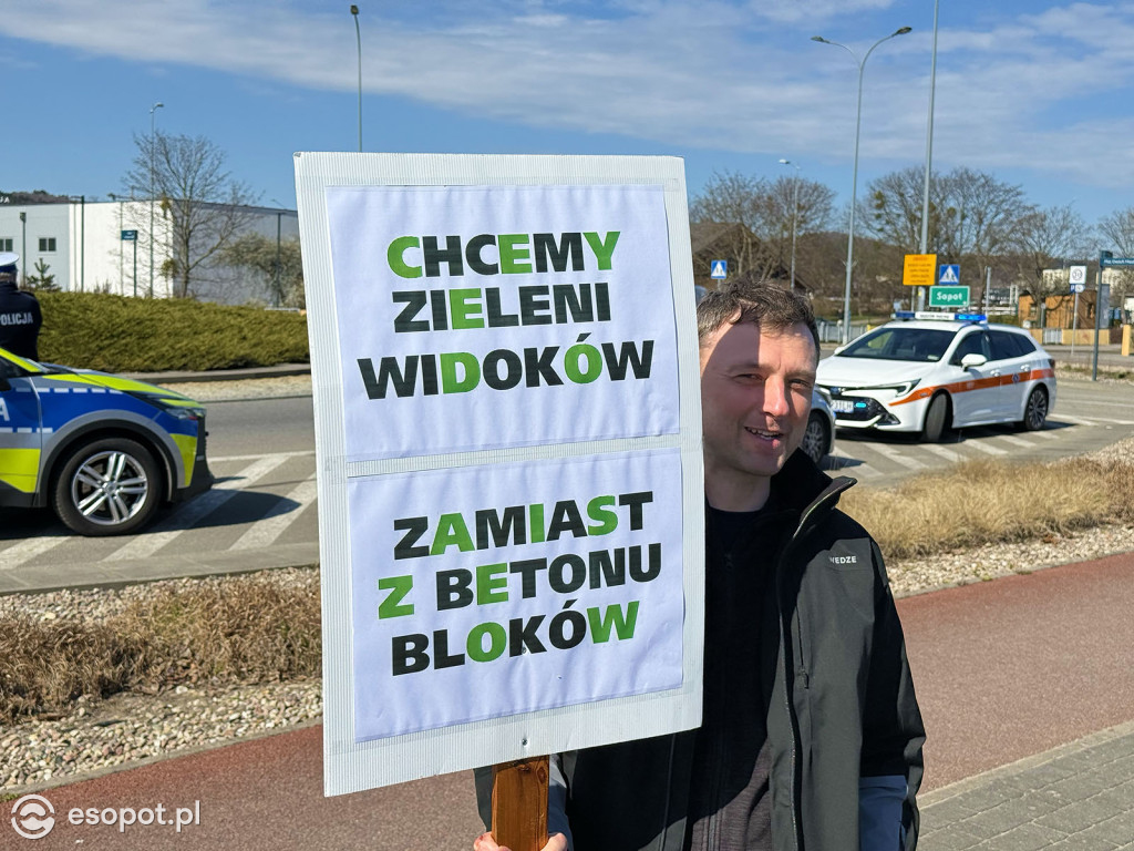 Protest i blokada ronda przy Ergo Arenie. Akcja związana z planem zabudowy terenów zielonych [FOTO]