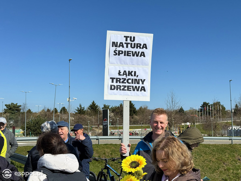 Protest i blokada ronda przy Ergo Arenie. Akcja związana z planem zabudowy terenów zielonych [FOTO]