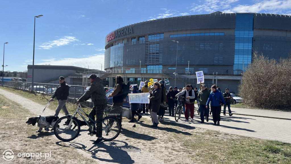 Protest i blokada ronda przy Ergo Arenie. Akcja związana z planem zabudowy terenów zielonych [FOTO]