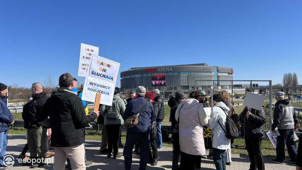 Protest i blokada ronda przy Ergo Arenie. Akcja związana z planem zabudowy terenów zielonych [FOTO]