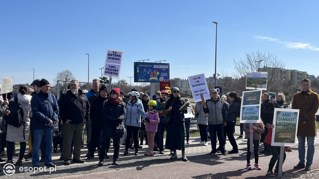 Protest i blokada ronda przy Ergo Arenie. Akcja związana z planem zabudowy terenów zielonych [FOTO]