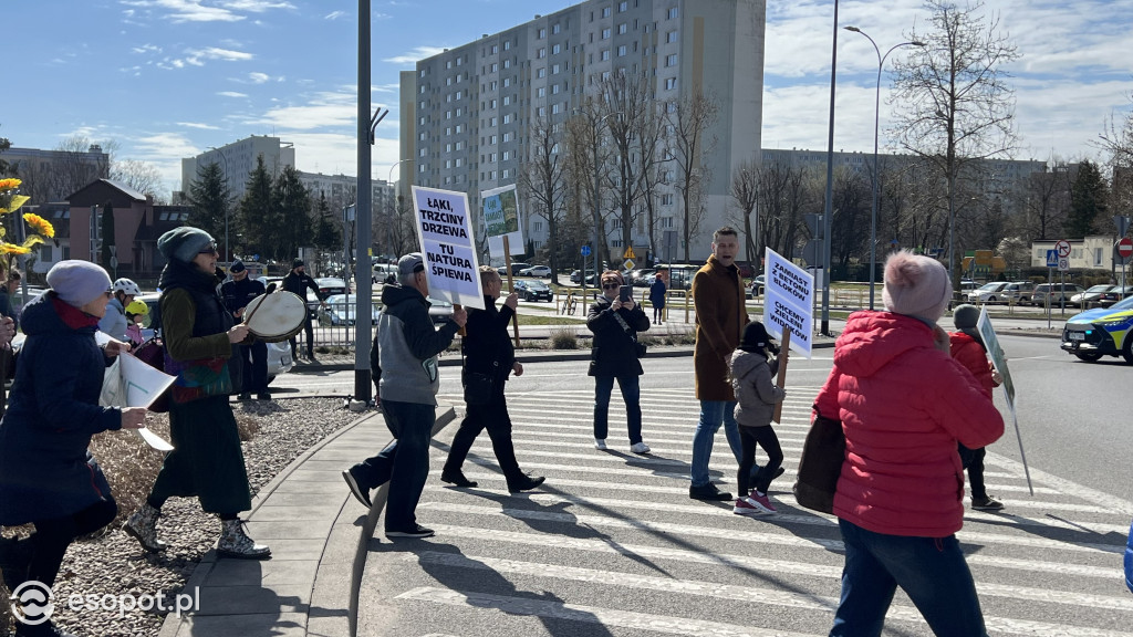 Protest i blokada ronda przy Ergo Arenie. Akcja związana z planem zabudowy terenów zielonych [FOTO]