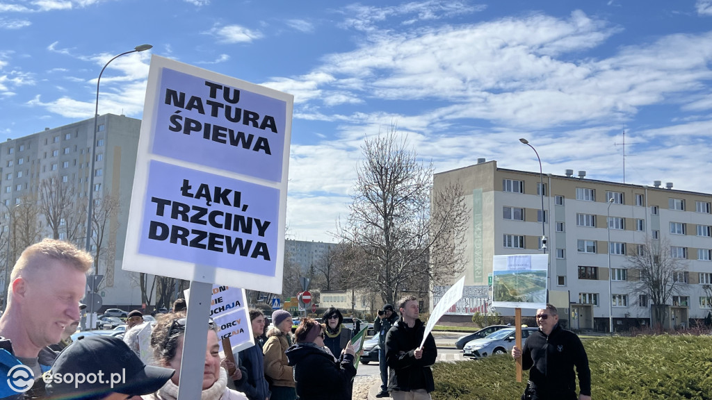 Protest i blokada ronda przy Ergo Arenie. Akcja związana z planem zabudowy terenów zielonych [FOTO]