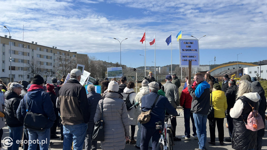 Protest i blokada ronda przy Ergo Arenie. Akcja związana z planem zabudowy terenów zielonych [FOTO]
