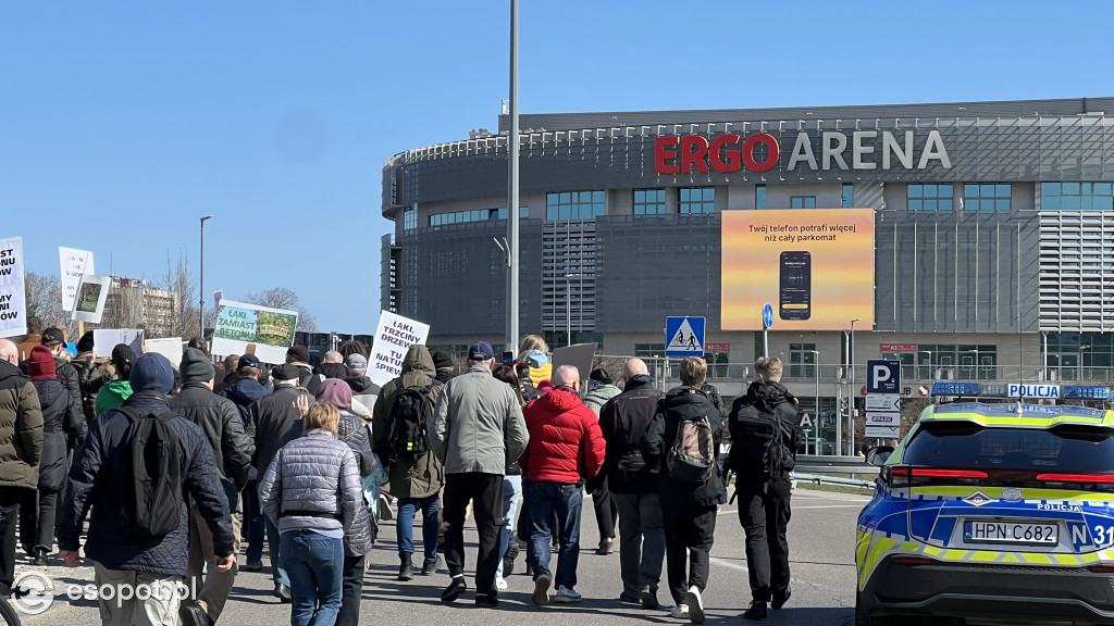 Protest i blokada ronda przy Ergo Arenie. Akcja związana z planem zabudowy terenów zielonych [FOTO]