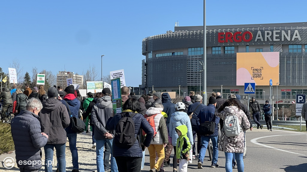 Protest i blokada ronda przy Ergo Arenie. Akcja związana z planem zabudowy terenów zielonych [FOTO]