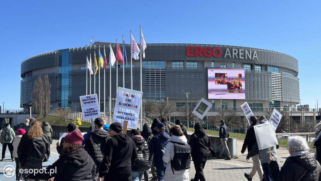 Protest i blokada ronda przy Ergo Arenie. Akcja związana z planem zabudowy terenów zielonych [FOTO]