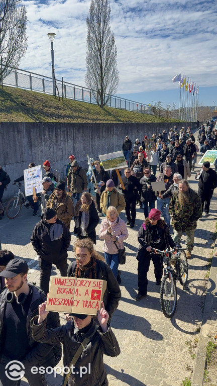 Protest i blokada ronda przy Ergo Arenie. Akcja związana z planem zabudowy terenów zielonych [FOTO]
