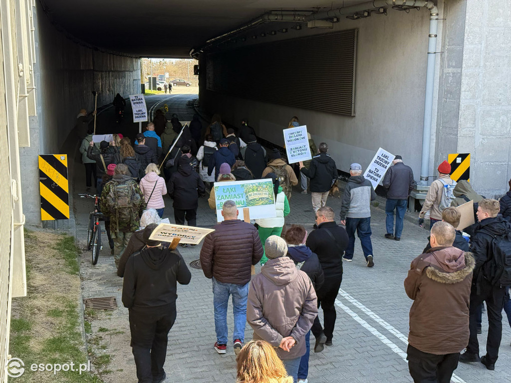 Protest i blokada ronda przy Ergo Arenie. Akcja związana z planem zabudowy terenów zielonych [FOTO]