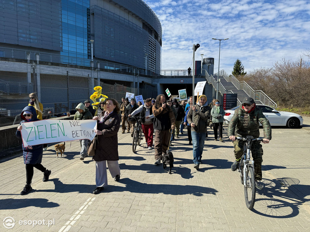 Protest i blokada ronda przy Ergo Arenie. Akcja związana z planem zabudowy terenów zielonych [FOTO]