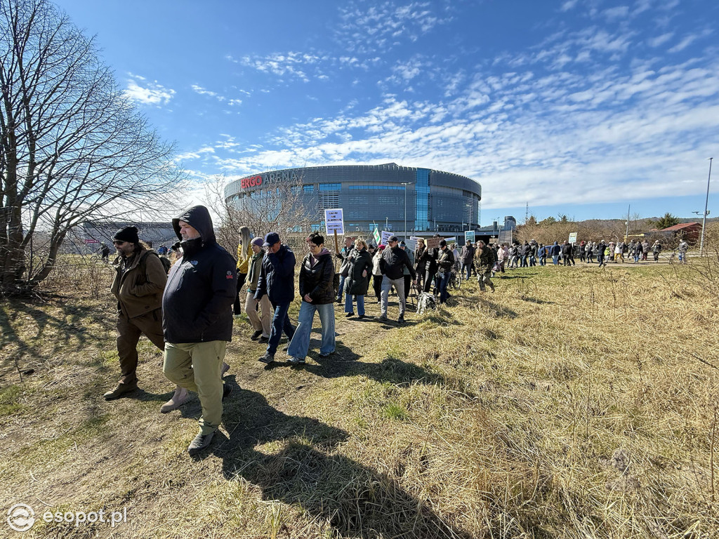 Protest i blokada ronda przy Ergo Arenie. Akcja związana z planem zabudowy terenów zielonych [FOTO]