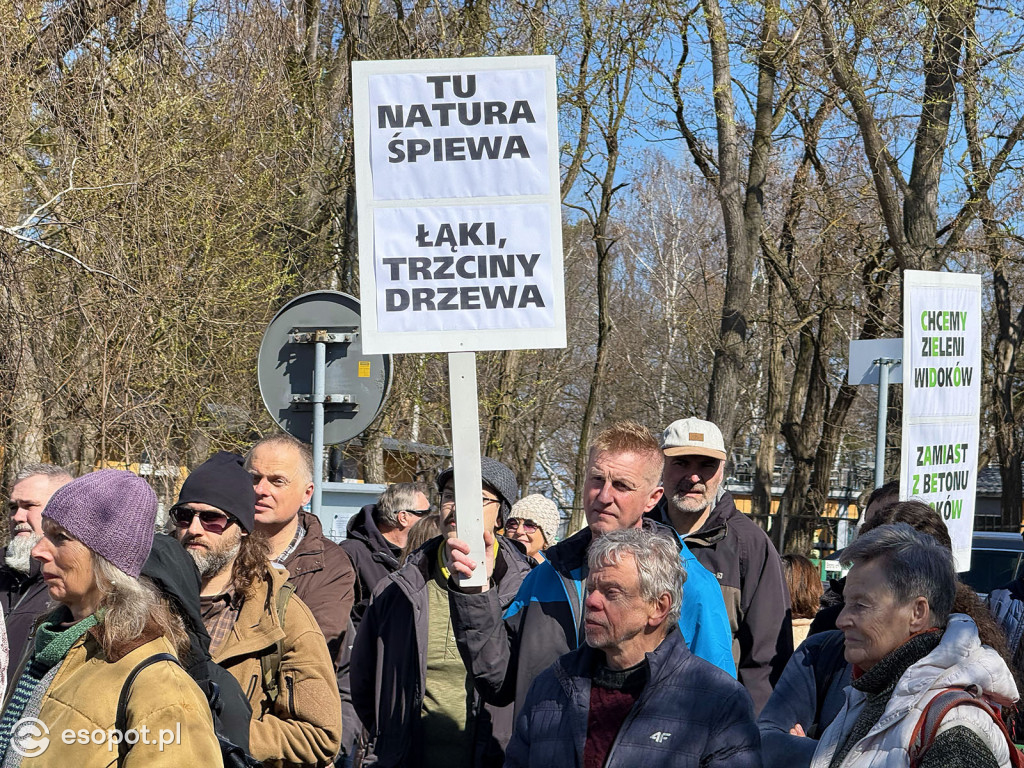 Protest i blokada ronda przy Ergo Arenie. Akcja związana z planem zabudowy terenów zielonych [FOTO]