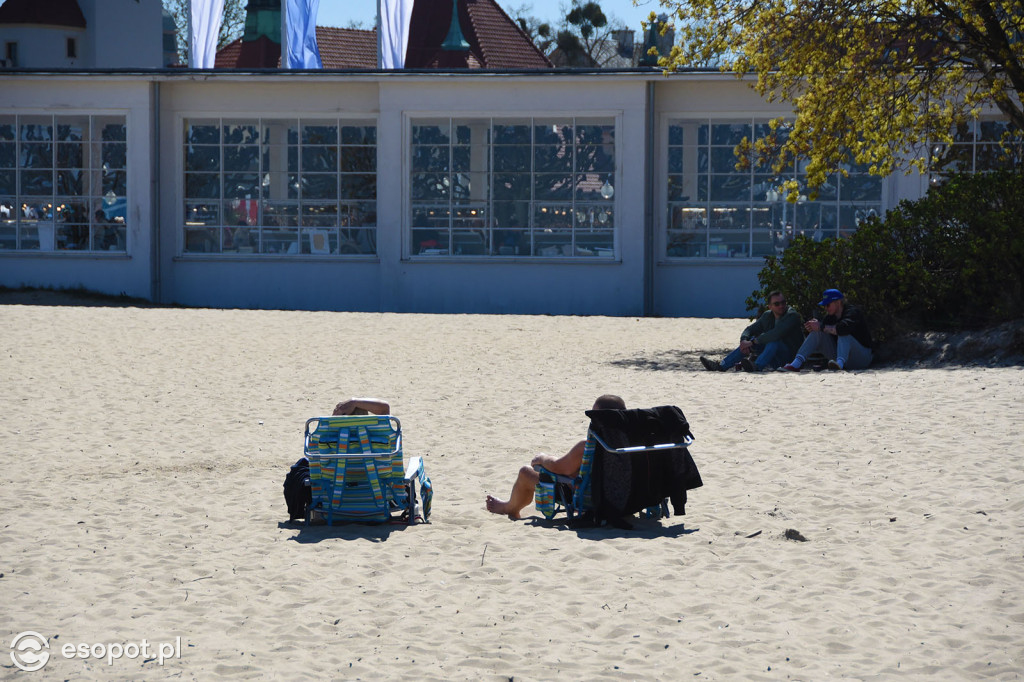 Słońce, plaża i tłumy turystów. Majówka w Sopocie na zdjęciach [FOTO]