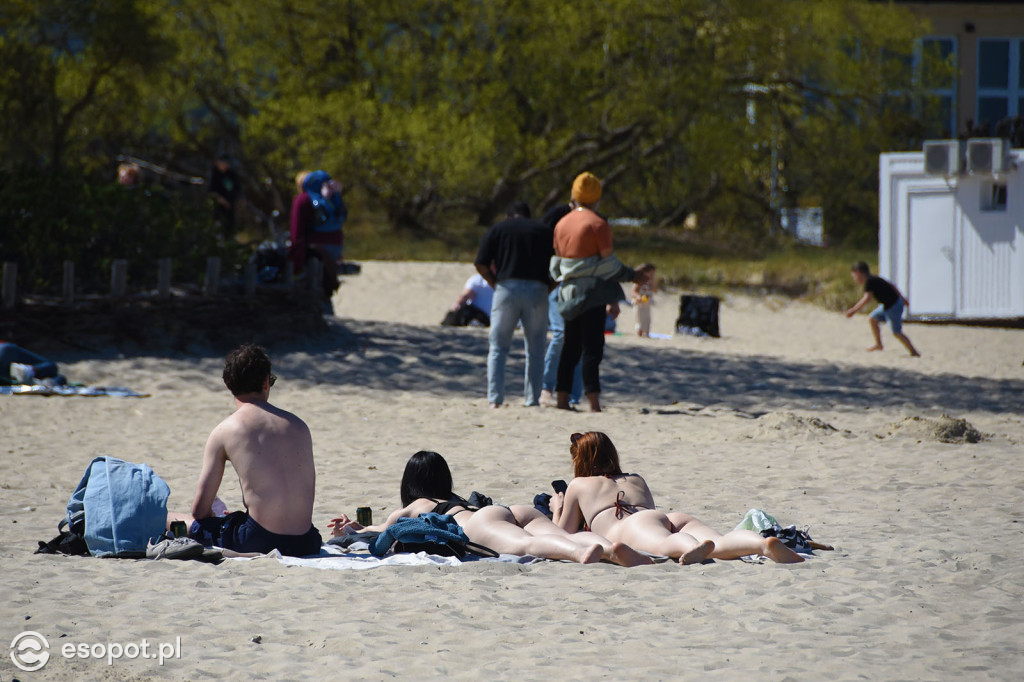 Słońce, plaża i tłumy turystów. Majówka w Sopocie na zdjęciach [FOTO]