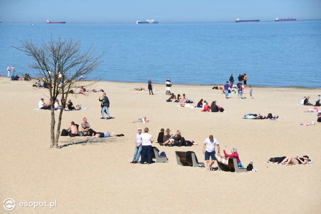 Słońce, plaża i tłumy turystów. Majówka w Sopocie na zdjęciach [FOTO]