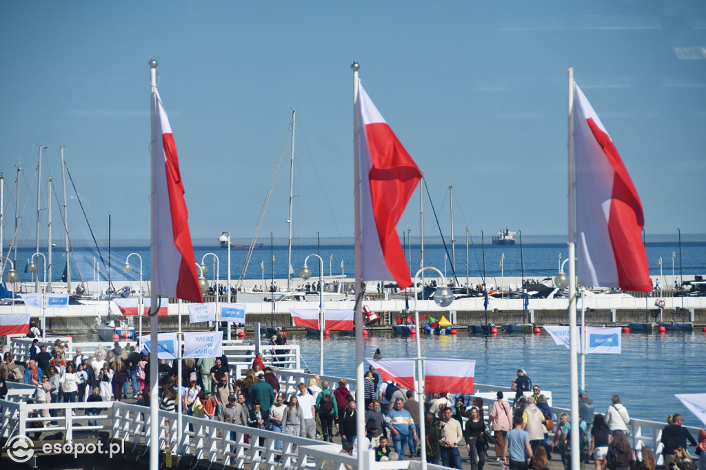 Słońce, plaża i tłumy turystów. Majówka w Sopocie na zdjęciach [FOTO]