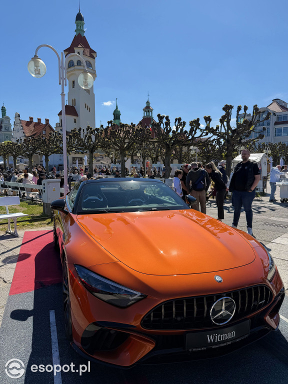 Klasyczne Mercedesy na Skwerze Kuracyjnym. Sopot znów przyciągnął fanów motoryzacji [FOTO]