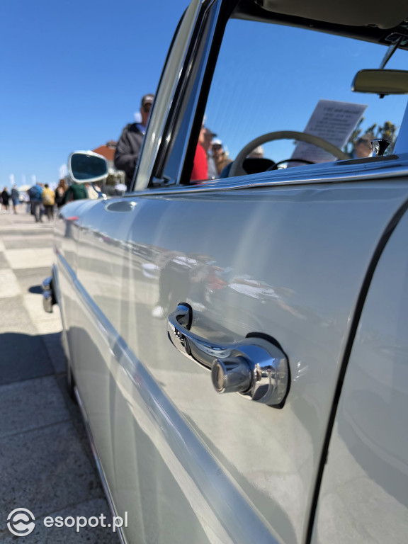 Klasyczne Mercedesy na Skwerze Kuracyjnym. Sopot znów przyciągnął fanów motoryzacji [FOTO]