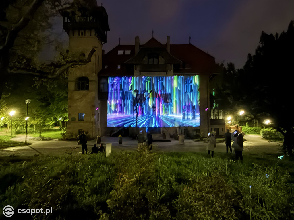Od plaży po zabytkowe wille. Świetlna trasa Nocy Muzeów w Sopocie [FOTO]
