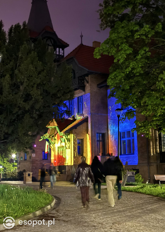 Od plaży po zabytkowe wille. Świetlna trasa Nocy Muzeów w Sopocie [FOTO]