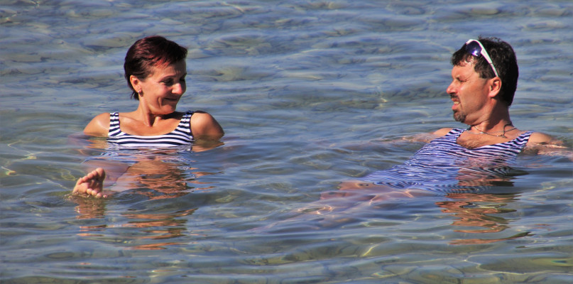 Ból gardła latem? Skutki uboczne upałów i wysokich temperatur 