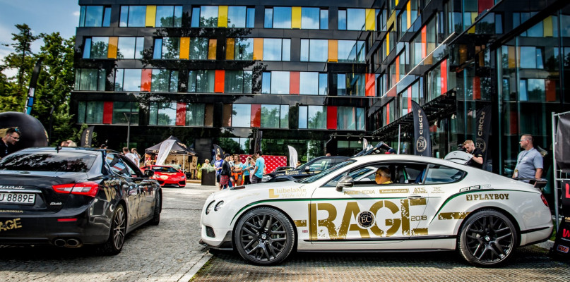 Luksusowe samochody i gwiazdy - RAGE - meta i wręczenie nagród w Sopocie
