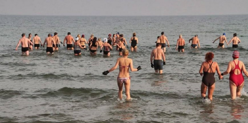 Zimna woda zdrowia doda? Cała prawda o morsowaniu 