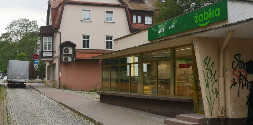 Kolejna Żabka w miejscu kultowego antykwariatu i księgarni przy ul. Marynarzy